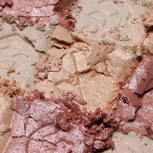 GXVE - Check My Glow highlighter in Platinum Cowgirl - Picture 4 of 7